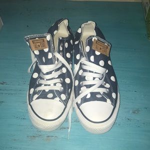 Navy polka dot Converse shoes